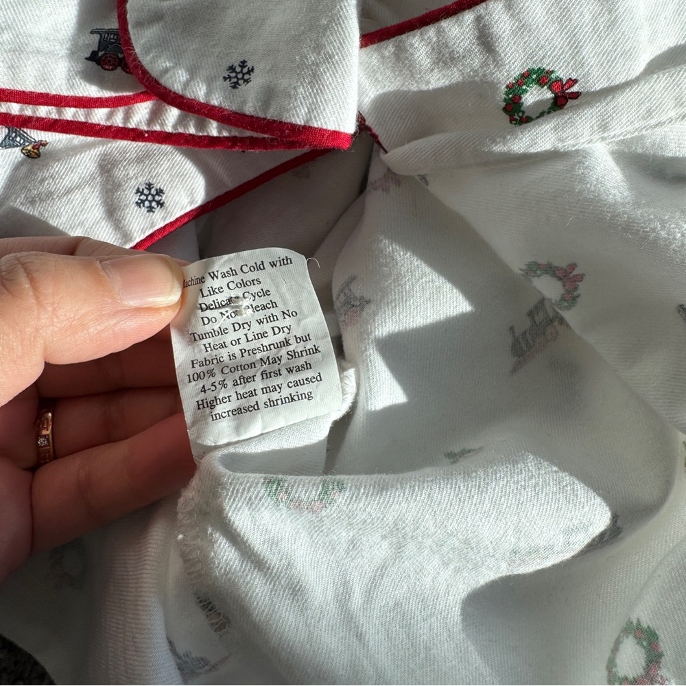 Petite Plume Mens White Pajamas - Picture 7 of 7